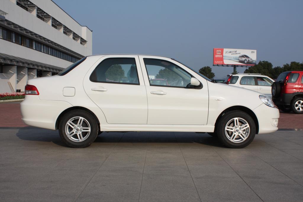 【众泰z200-外观图片众泰z200/朗骏】-网通社internet info agency