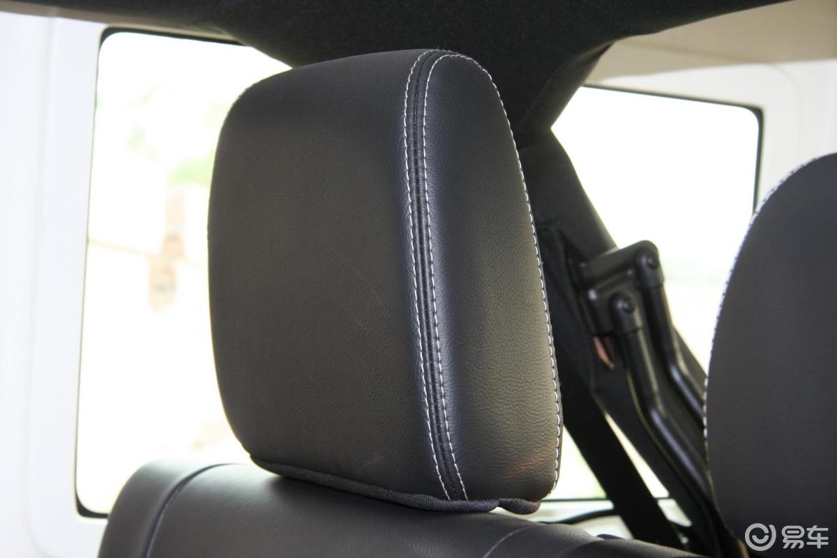 【牧马人2011款rubicon四门款后排头枕汽车图片-汽车图片大全】-易车