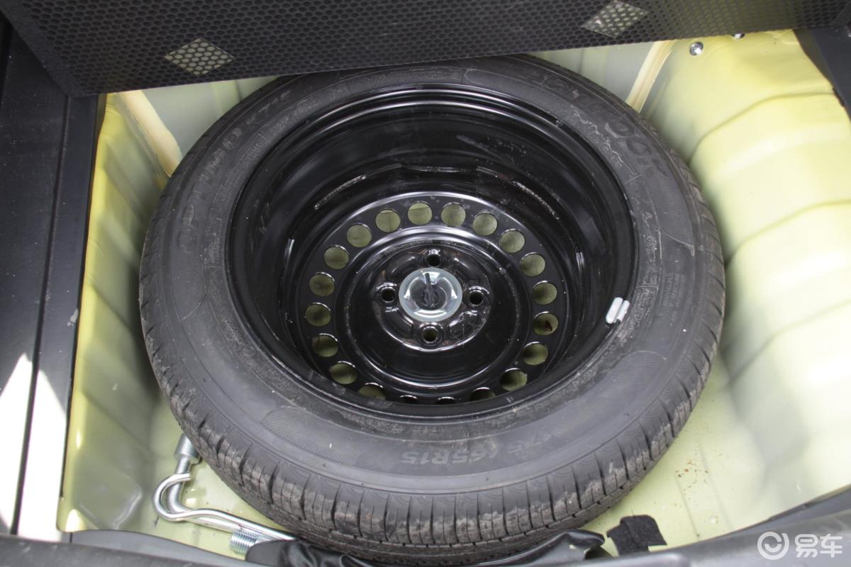 【飞度2011款1.3l 自动 舒适版备胎汽车图片-汽车图片大全】-易车