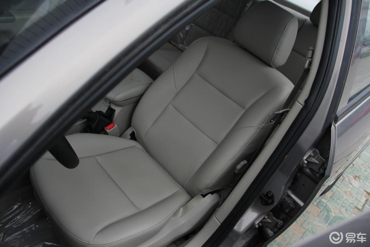 【长安cx302011款三厢 2.