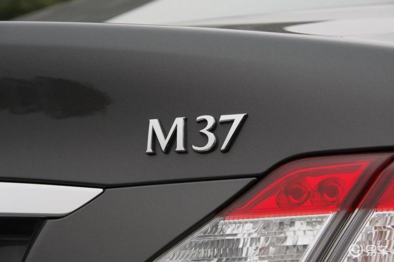 m 2011款 37