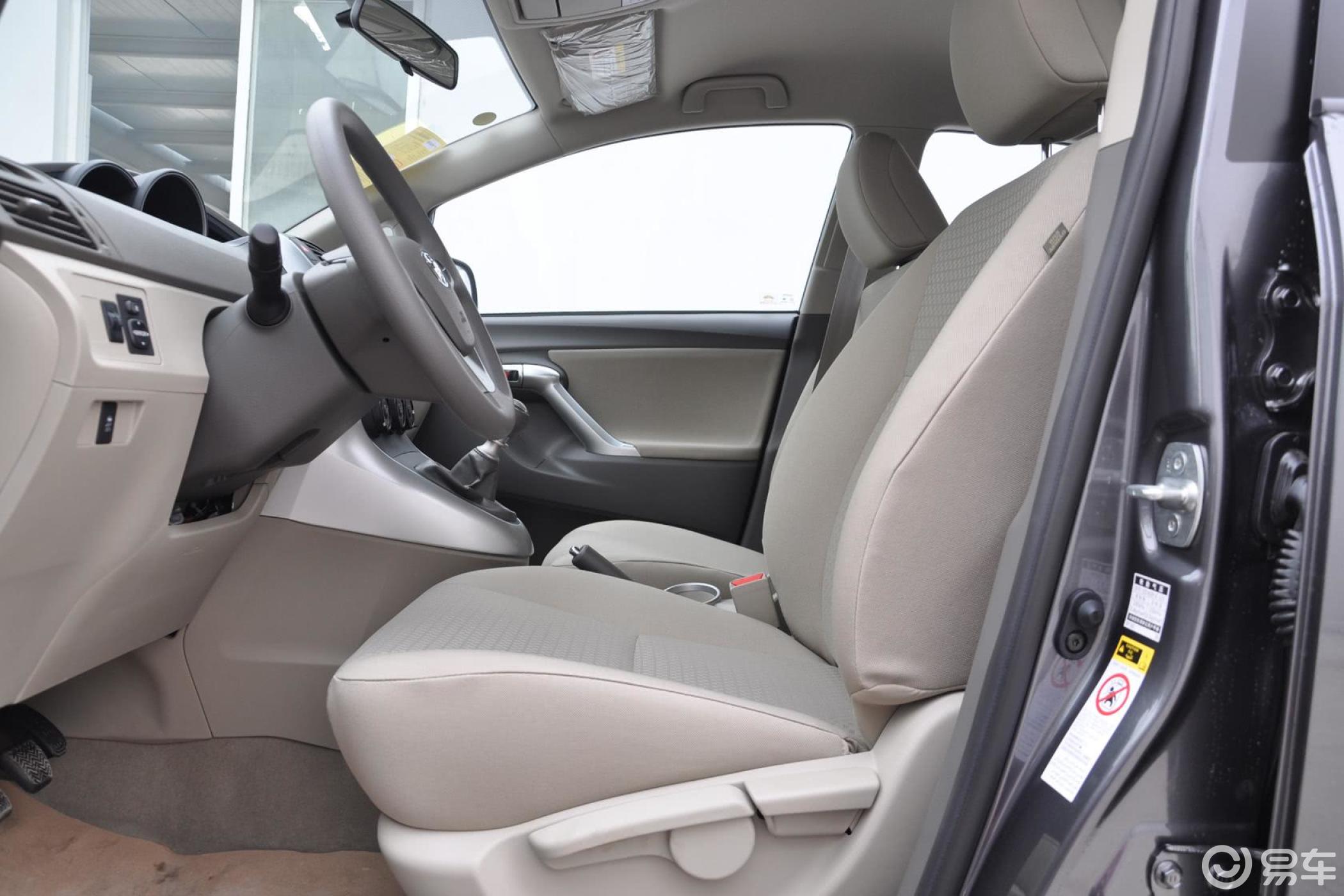 【逸致2011款160e 精英版前排空间汽车图片-汽车图片大全】-易车