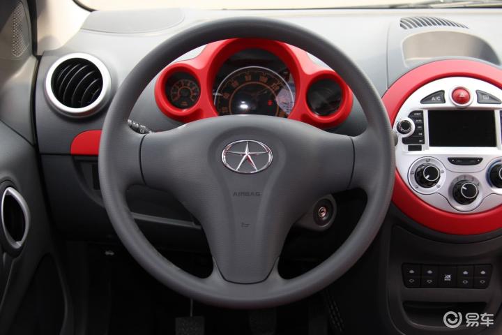 悦悦1.0l 手动 豪华型1.0l 豪华版 樱桃红 内饰