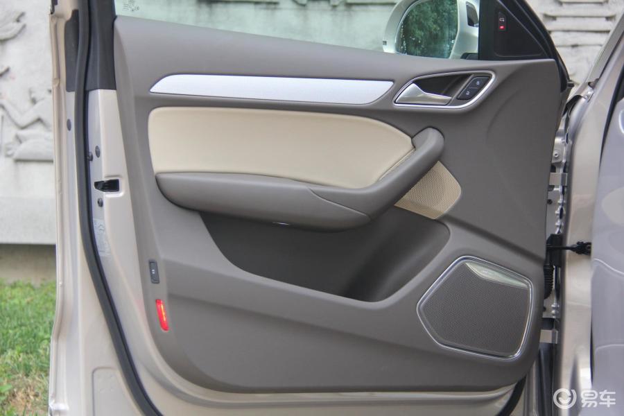 【奥迪q32012款40 tfsi 运动型驾驶员侧车门内门板汽车图片-汽车图片