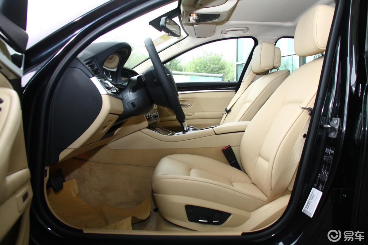 【宝马5系2013款525li 豪华型前排空间汽车图片-汽车图片大全】-易车