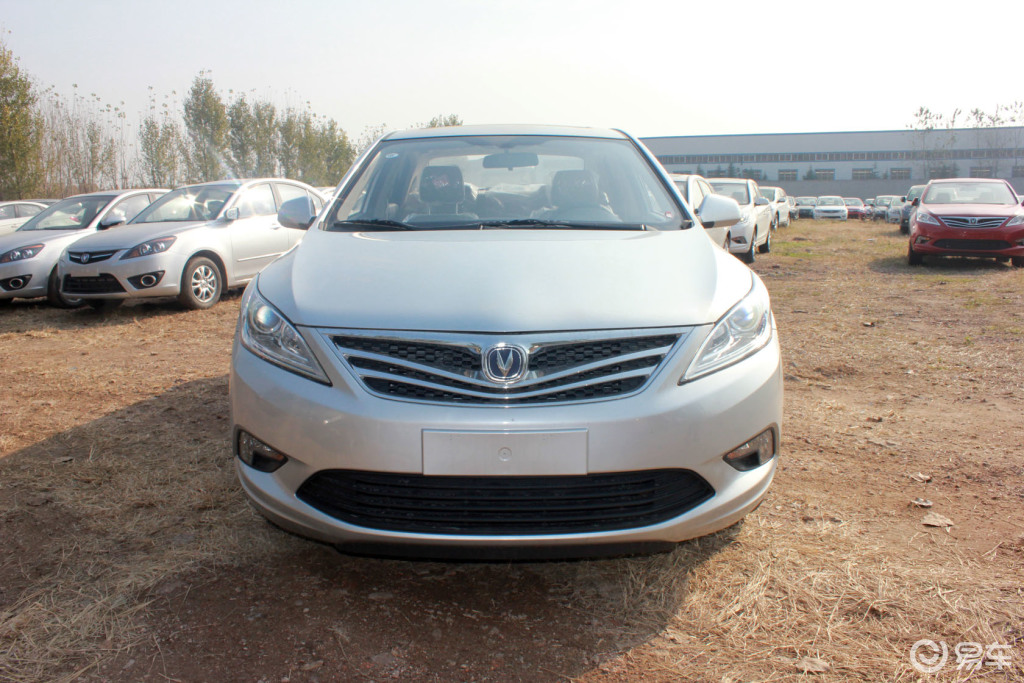 图库 车型图库 国产 长安轿车 逸动