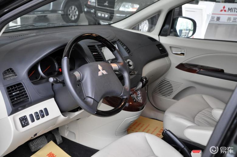 三菱 格蓝迪(进口) 2010款 2010款 2007款 豪华版 7座真皮座椅  豪华