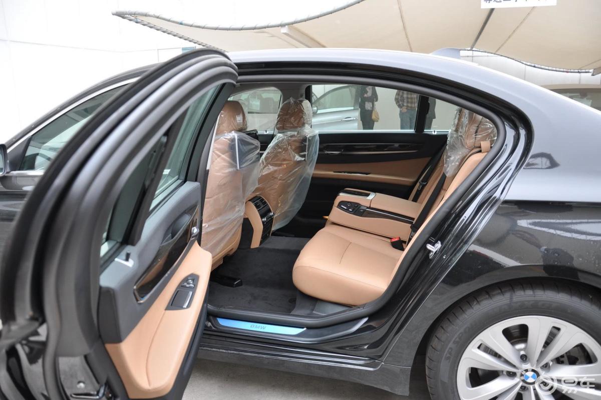 【宝马7系2013款730li 豪华型后排座椅汽车图片-汽车图片大全】-易车