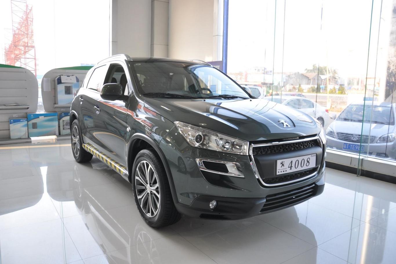 标致4008(进口)2.0l cvt 四驱豪华型侧前45度车头向右水平