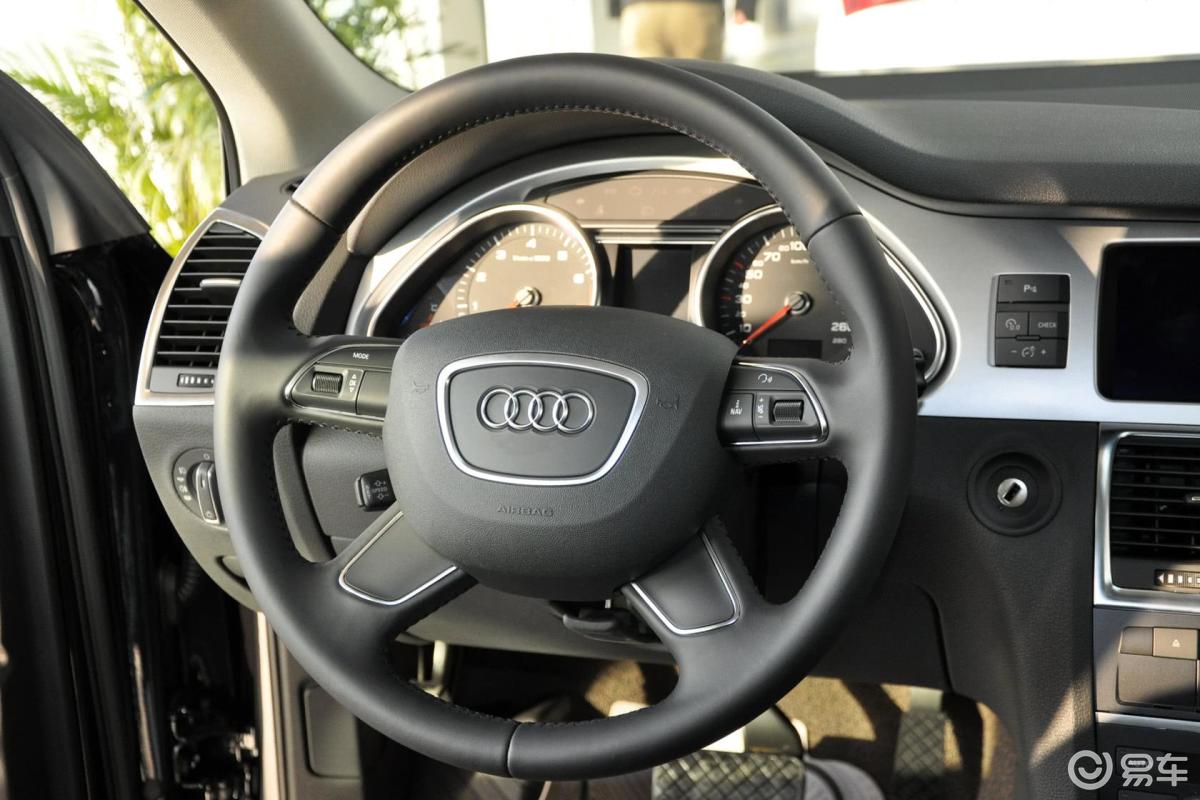 【奥迪q72013款35 tfsi 进取型方向盘汽车图片-汽车图片大全】-易车