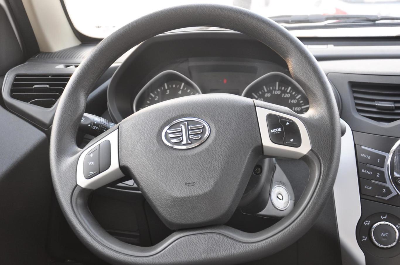 夏利n71.3l 手动 舒适型内饰