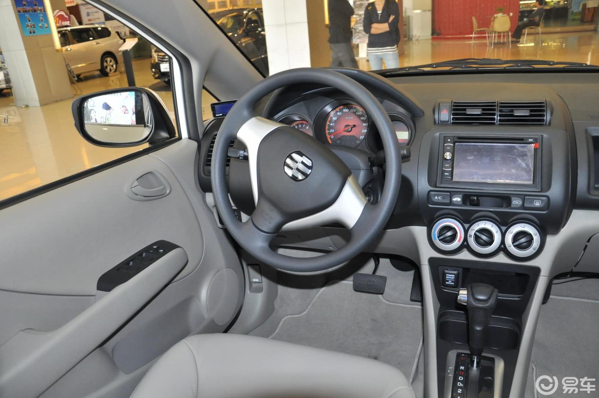 【理念s12012款1.5l 自动 豪华型内饰汽车图片-汽车图片大全】-易车