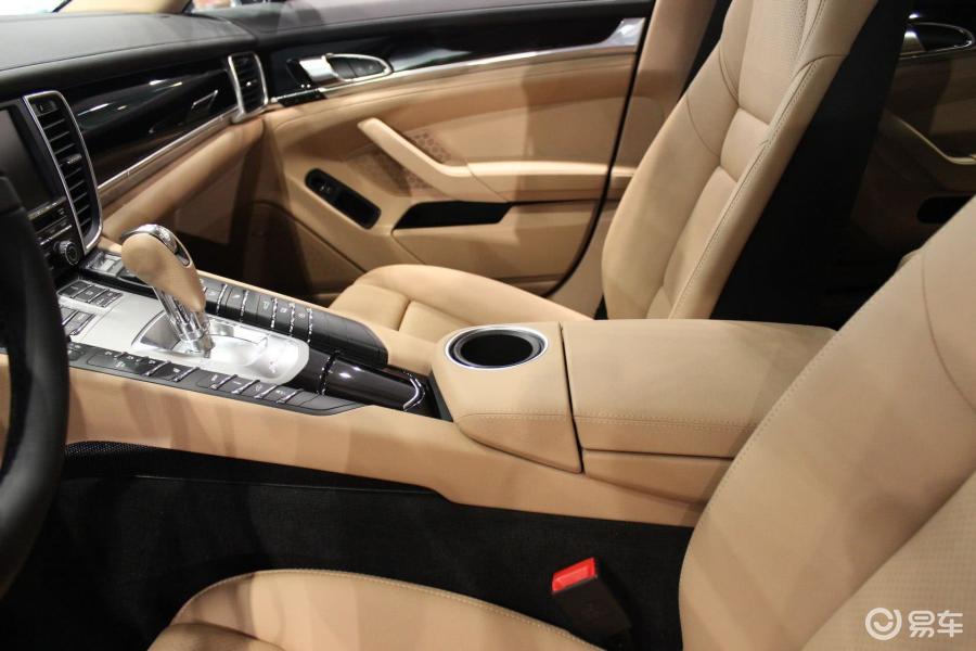 保时捷panamera 前排中央扶手箱图