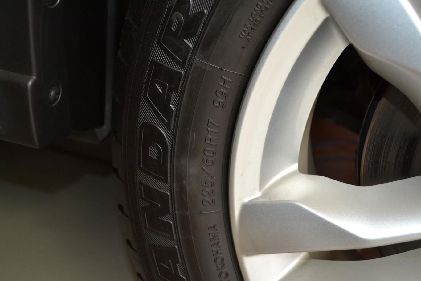 奇骏2.5l cvt 四驱 xv至尊版轮胎规格