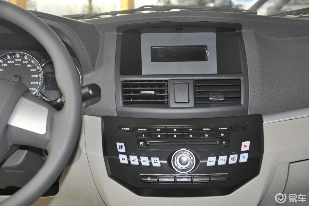 8l 手动 标准型中控台整体汽车图片-汽车图片大全】-易车