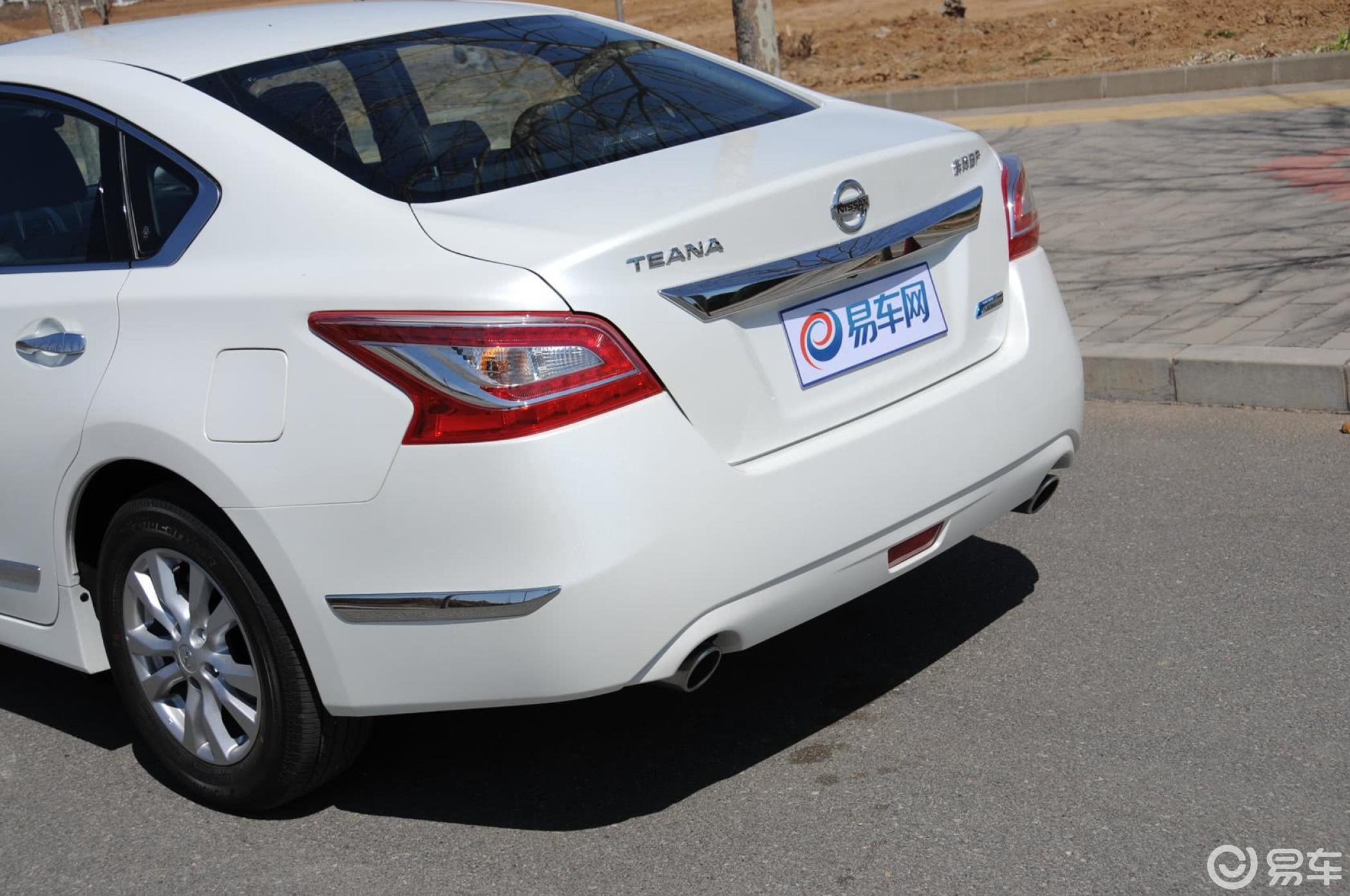 【天籁2013款2.0xl 舒适版车尾局部汽车图片-汽车图片大全】-易车