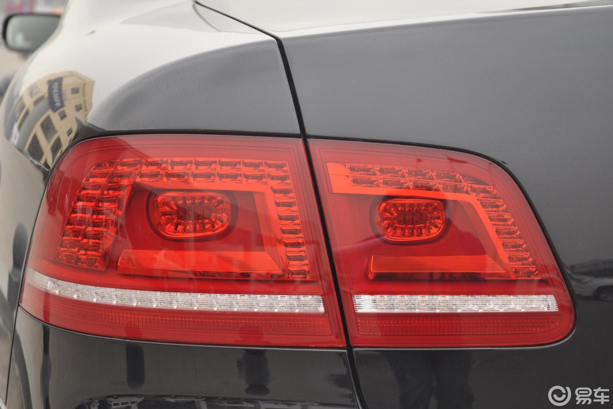 6l 尊享定制型尾灯侧45度俯拍汽车图片-汽车图片大全】-易车