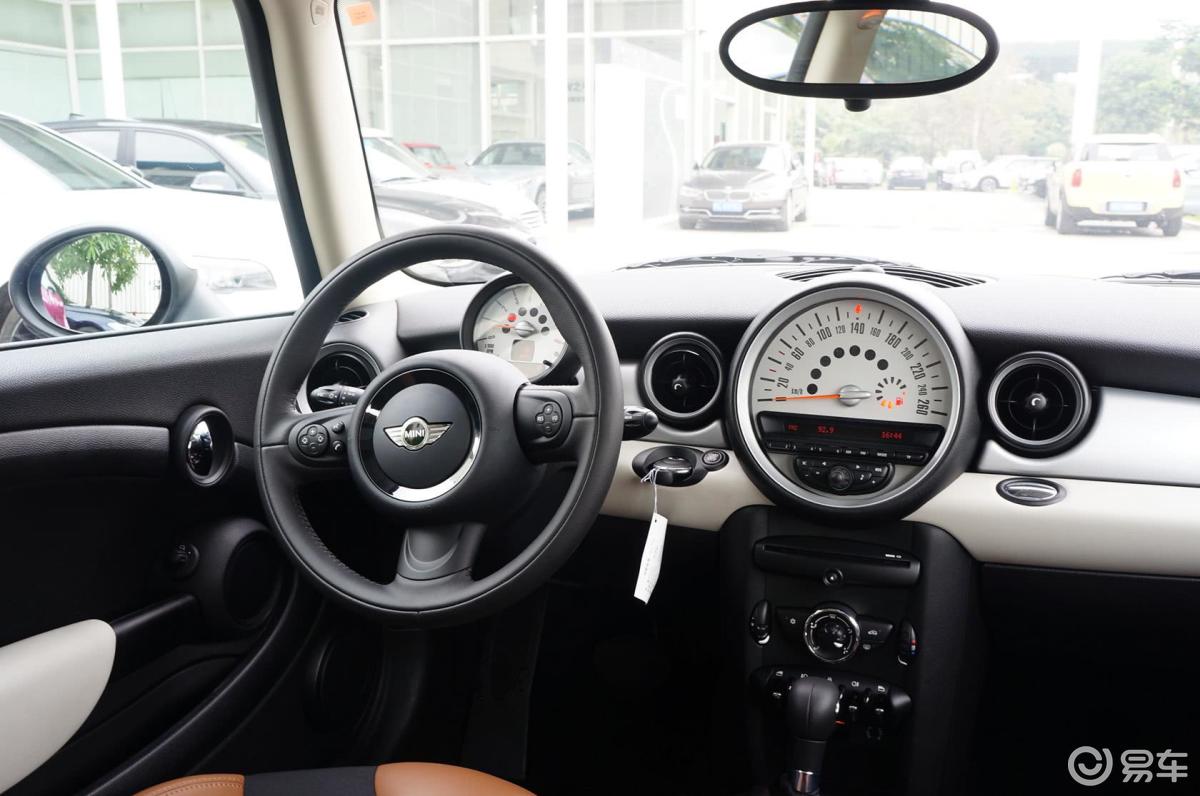 【mini2011款cooper fun中控台驾驶员方向汽车图片-汽车图片大全】