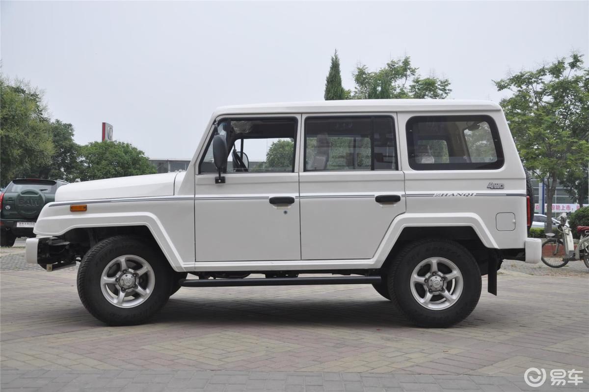 北汽制造  战旗 2010款 2015款  2010款  2005款  2.0l 手动 硬顶 2.