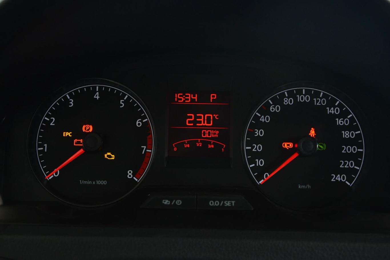 桑塔纳1.4l 手动 风尚版仪表盘