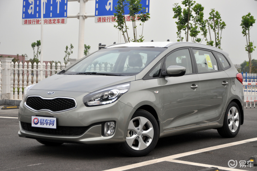 起亚 新佳乐 外观-米色