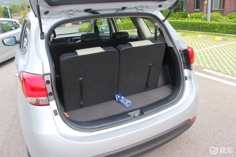 起亚佳乐(进口) 第三代佳乐7座豪华版空间--钛银图