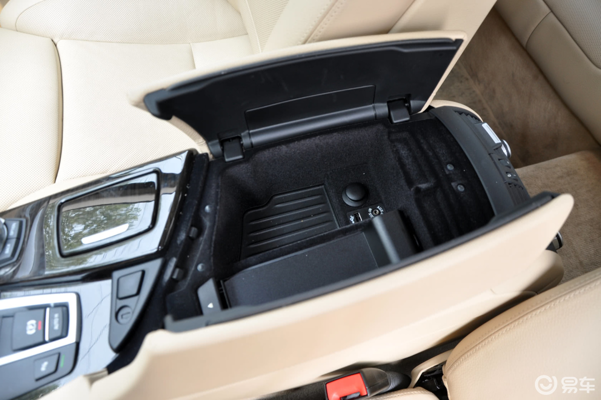 【宝马5系2013款530li 领先型前排中央扶手箱空间汽车图片-汽车图片