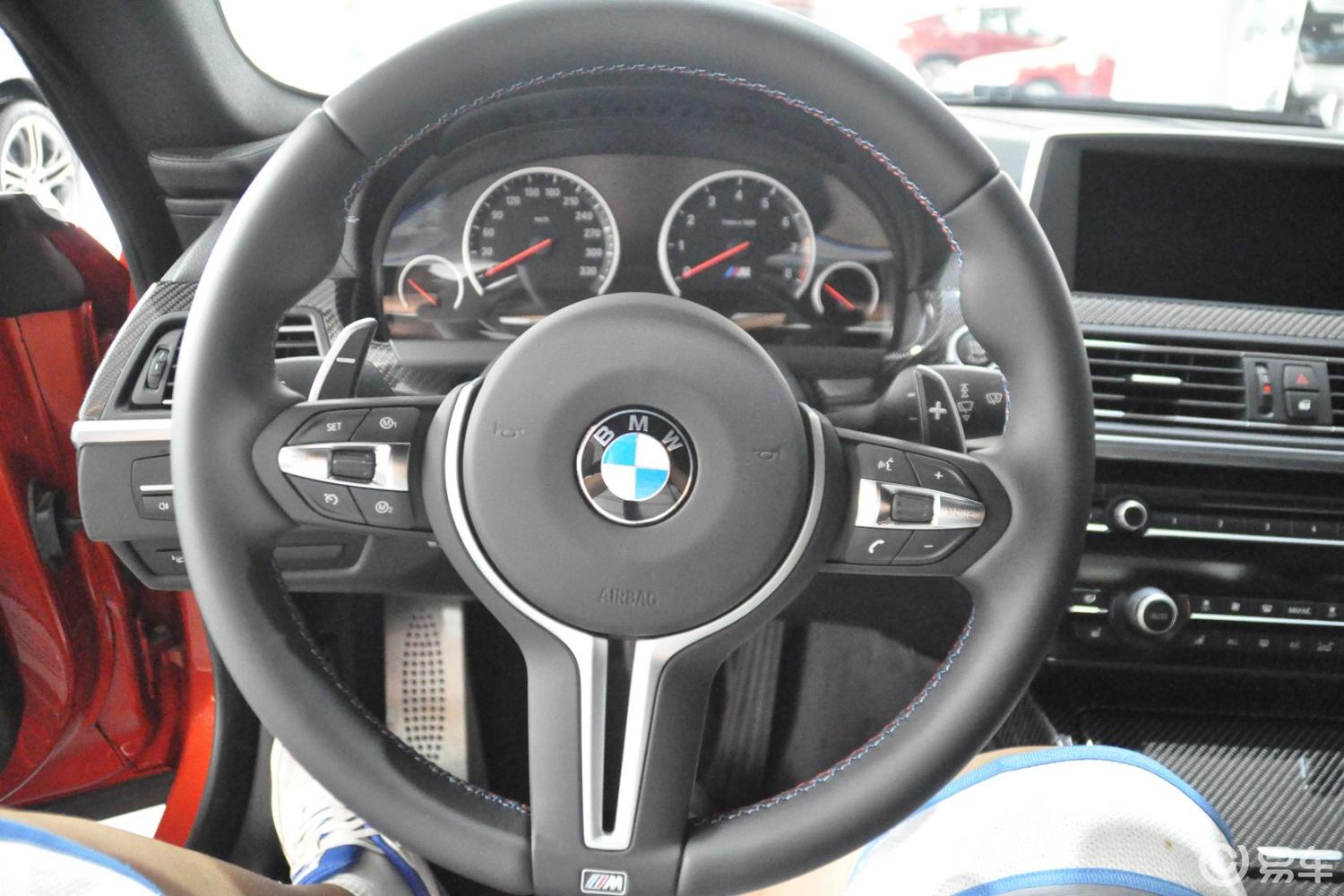 【宝马m62013款coupe方向盘汽车图片-汽车图片大全】-易车