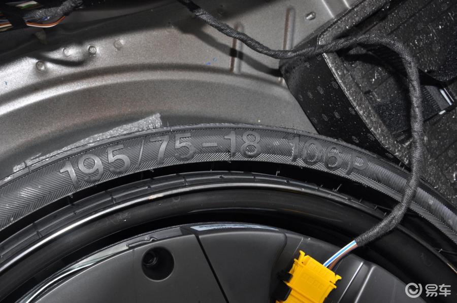 【奥迪q72014款35 tfsi quattro 专享型备胎规格汽车图片-汽车图片