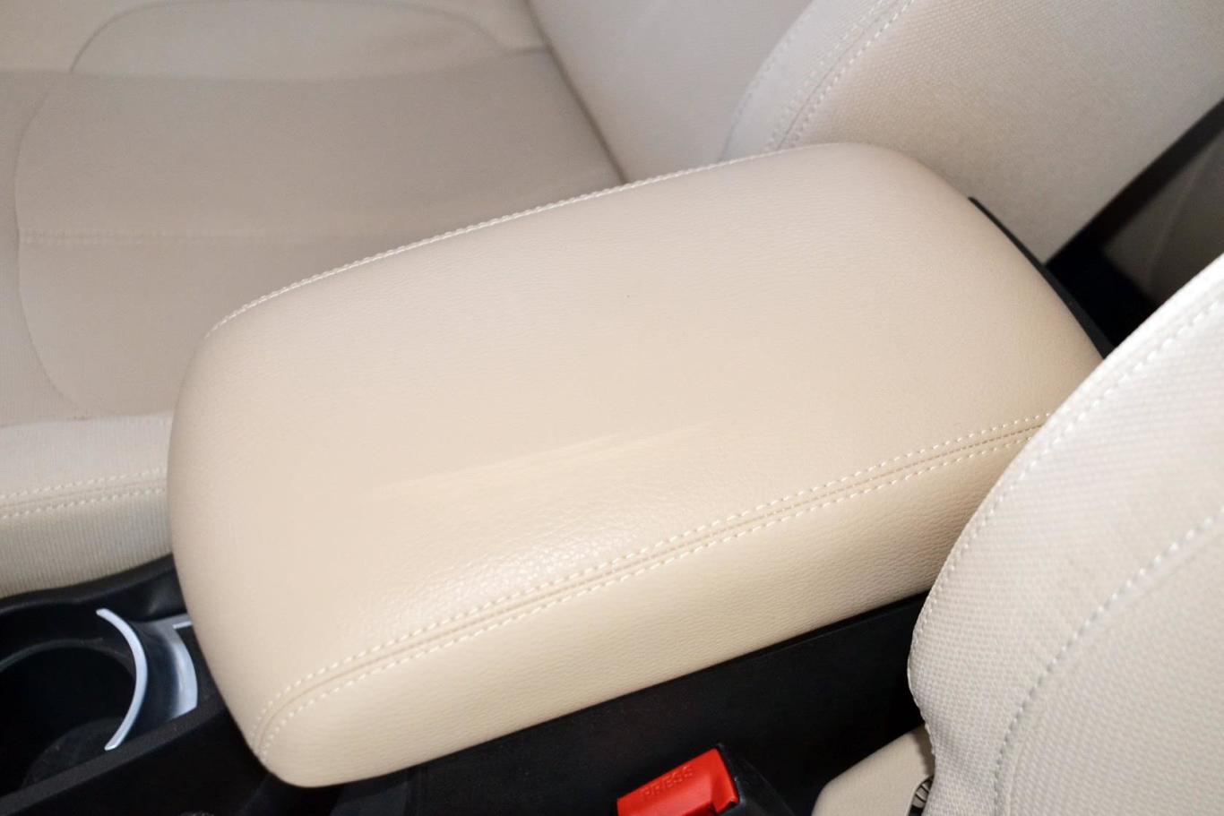 Durable A-Pillar Grab Handle for HOWO Cab