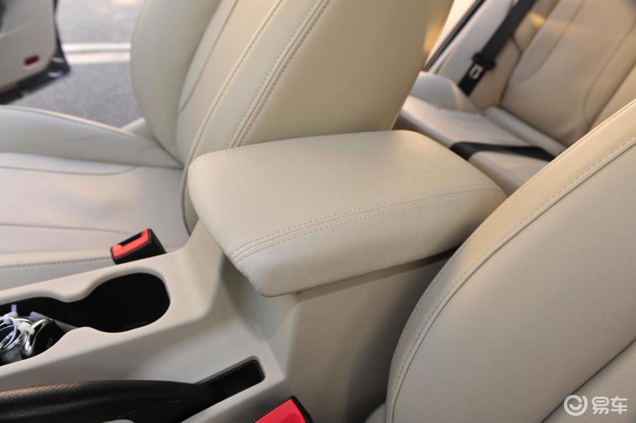6l cvt 致享版前排中央扶手箱汽车图片-汽车图片大全-易车网