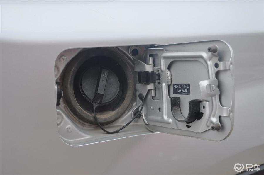 5l cvt 四驱 xv尊享版油箱盖汽车图片-汽车图片大全】-易车网