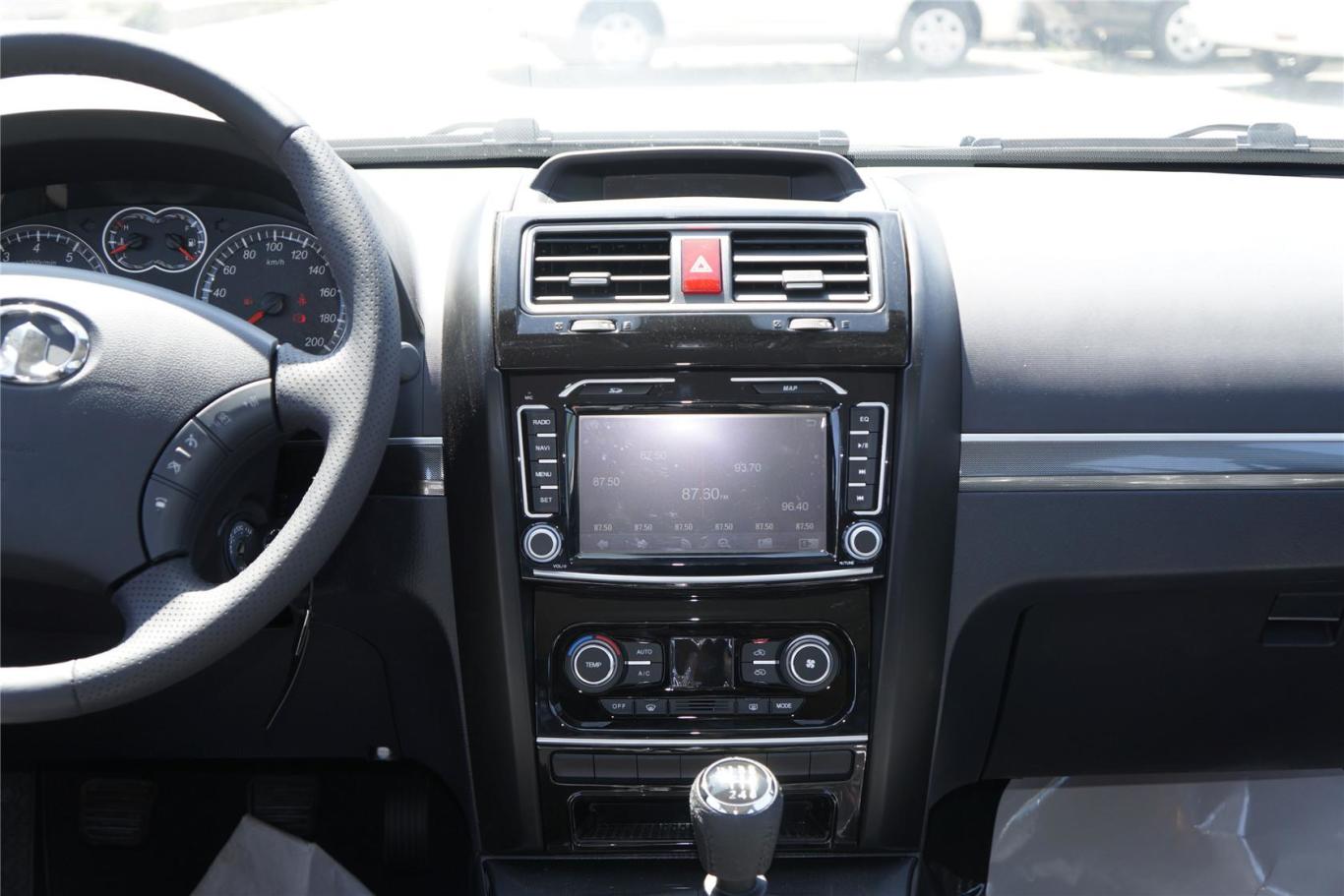 哈弗h5经典智尊版 2.0t 手动 两驱 尊贵型中控台整体