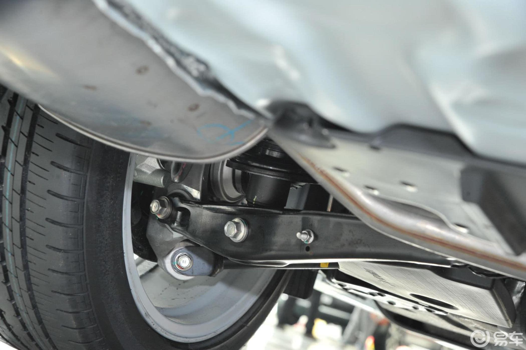 【锐志2013款2.5v 尚锐导航版后悬挂汽车图片-汽车图片大全】-易车