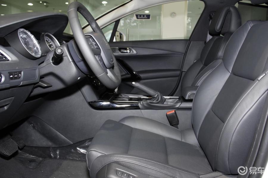 标致508 前排空间图