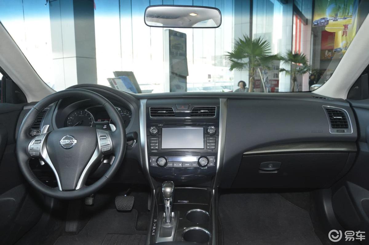 【天籁2013款2.5xl 领先版内饰全景正拍汽车图片-汽车图片大全】-易车