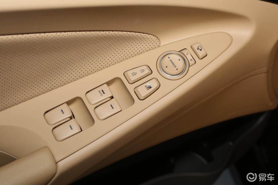 北京现代  索纳塔  2013款  2018款  2016款  2015款  2014款  2013款