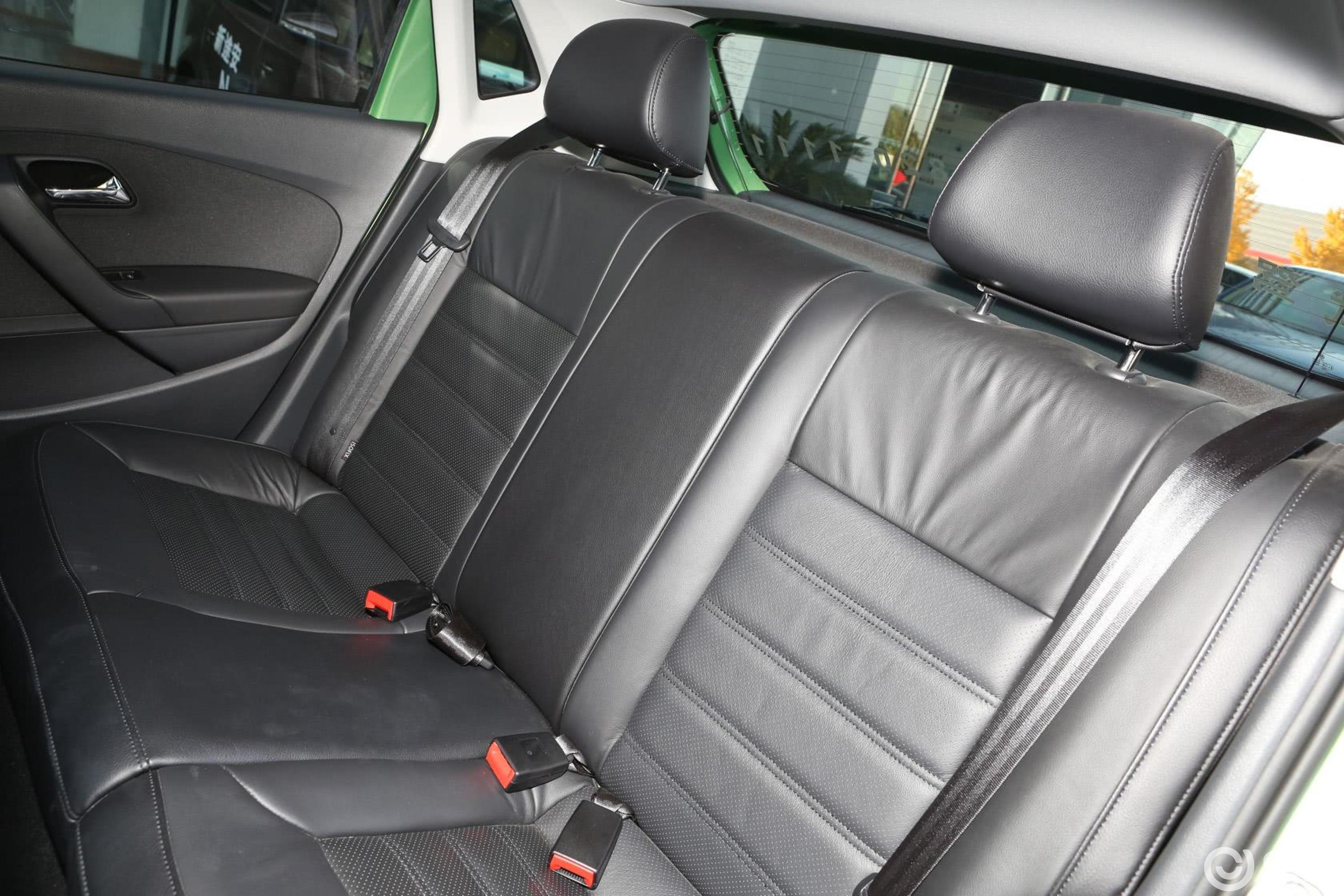 【polo2013款1.6l 自动 豪华版后排座椅汽车图片-汽车图片大全】-易车