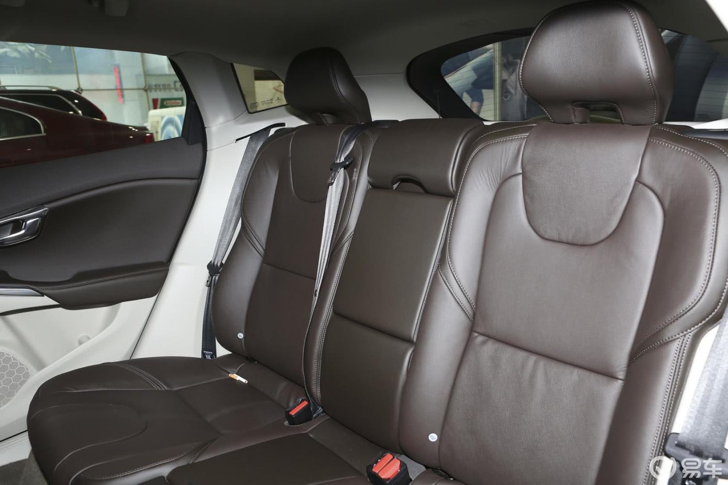 【沃尔沃v402014款v40 智尊版后排座椅汽车图片-汽车图片大全】-易车