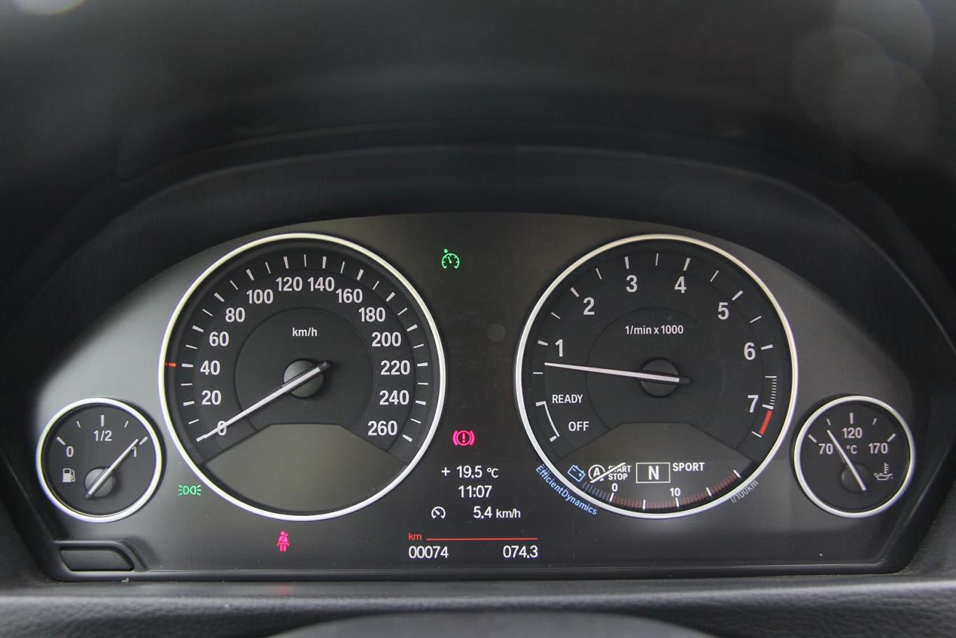 宝马4系双门轿跑车 428i 豪华设计套装仪表盘