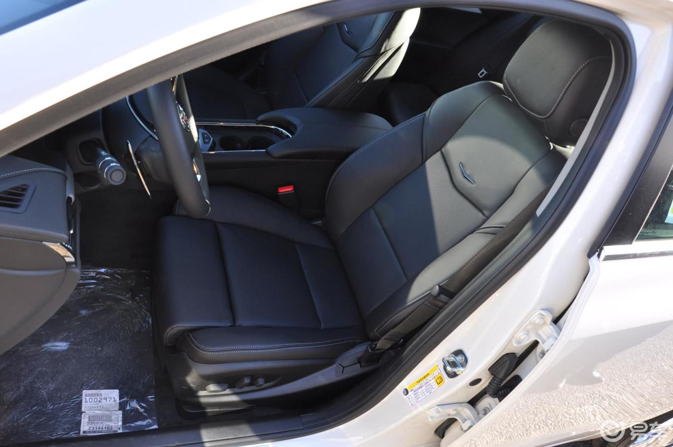 凯迪拉克ats 空间-白色