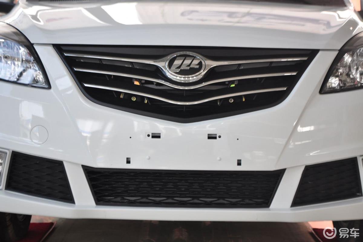 【力帆5302014款1.3l 手动 豪华型前格栅侧俯拍汽车图片-汽车图片大全