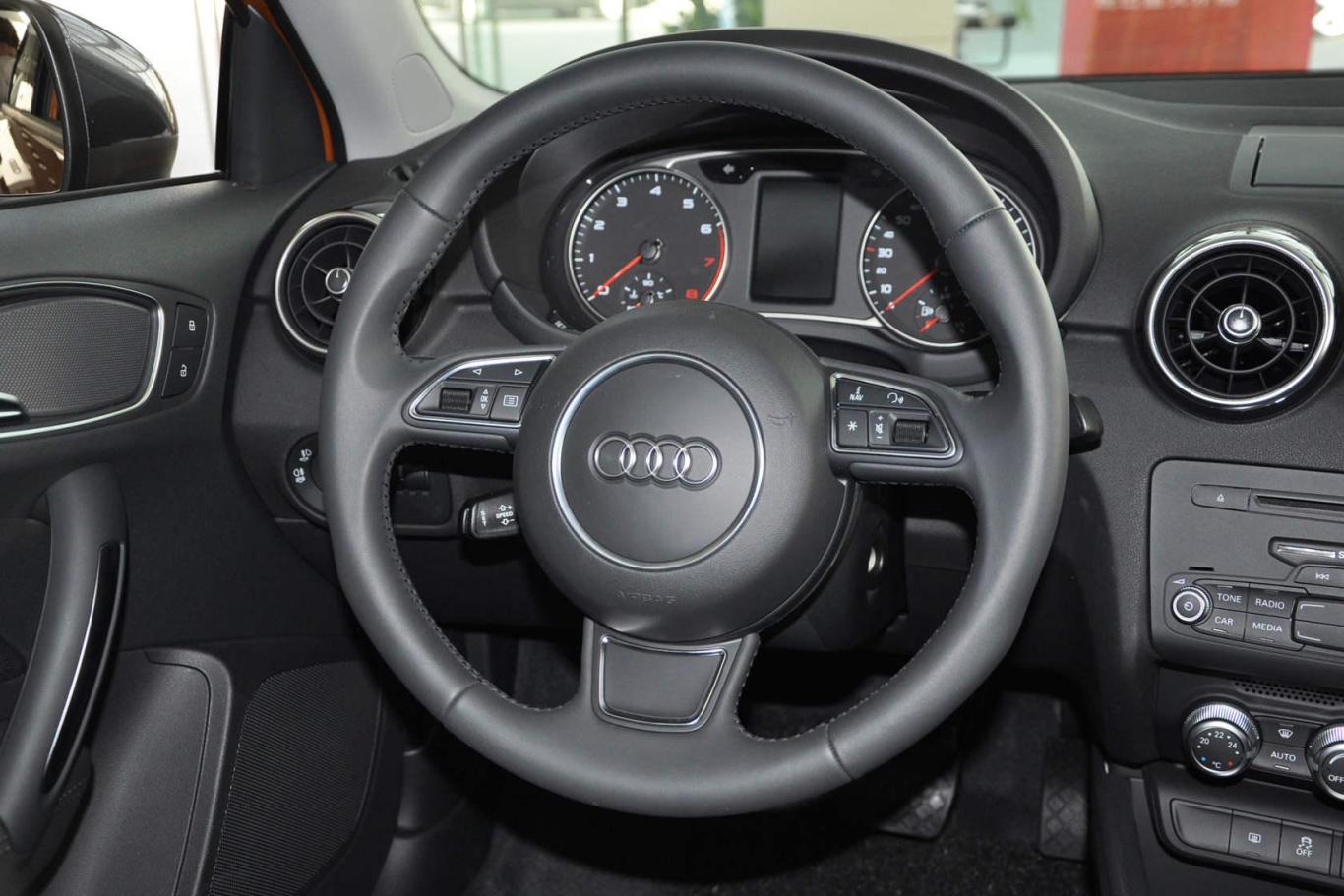 奥迪a1sportback 30tfsi 舒适型方向盘