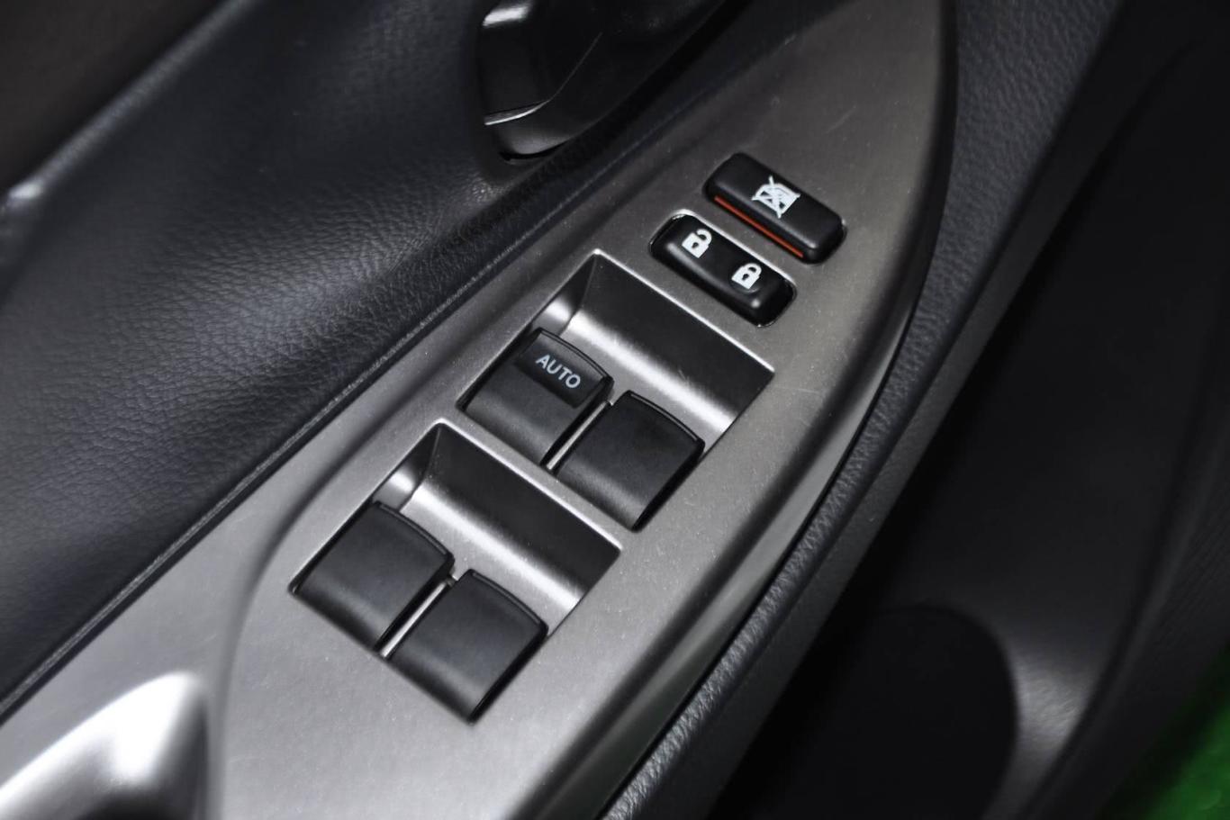 yaris l 致炫1.5l 自动 锐动版车窗升降键