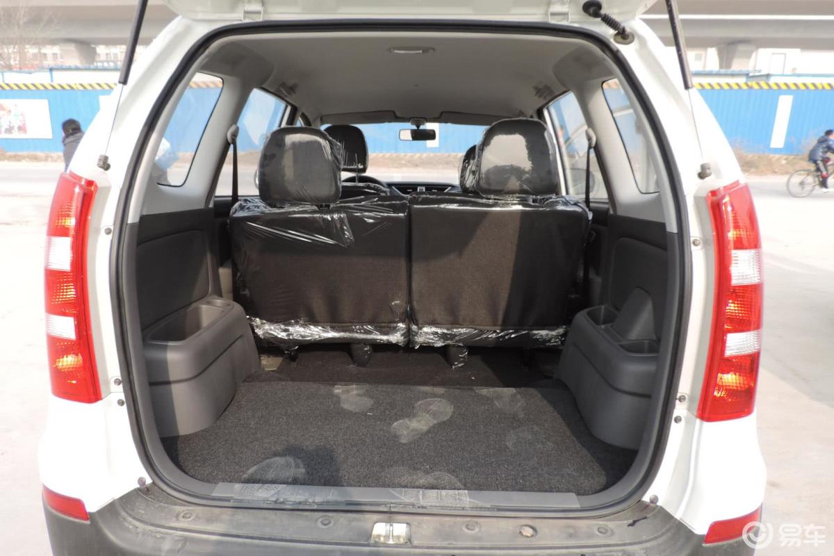 5l 手动 时尚舒适版 5座空间汽车图片-汽车图片大全】-易车