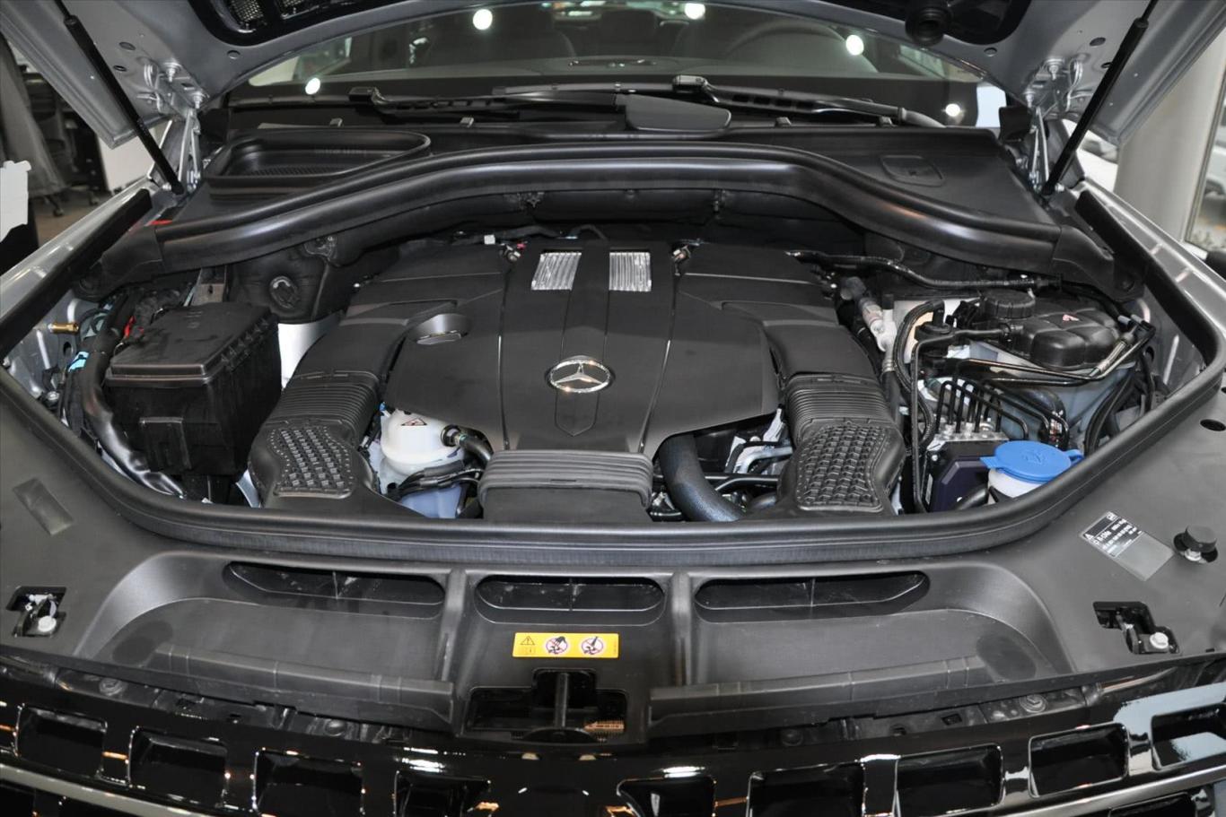 奔驰m级ml400 4matic 动感型发动机