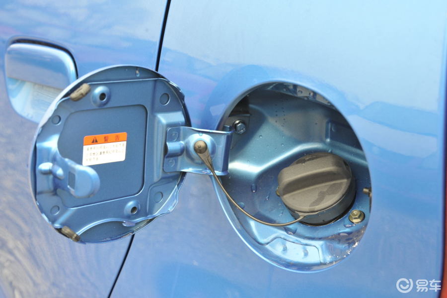 0l 自动 豪华型油箱盖汽车图片-汽车图片大全】-易车网