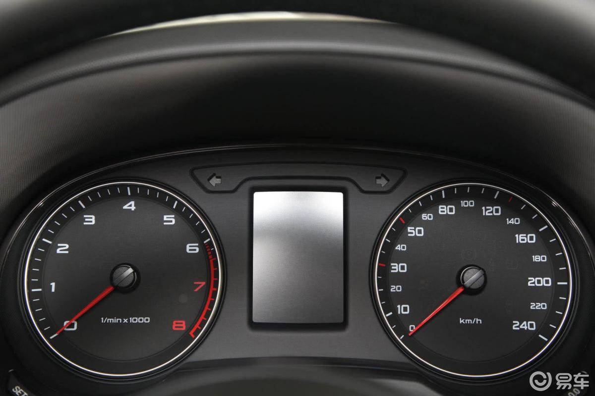 【奥迪a12013款sportback 30tfsi urban仪表盘汽车图片-汽车图片大全