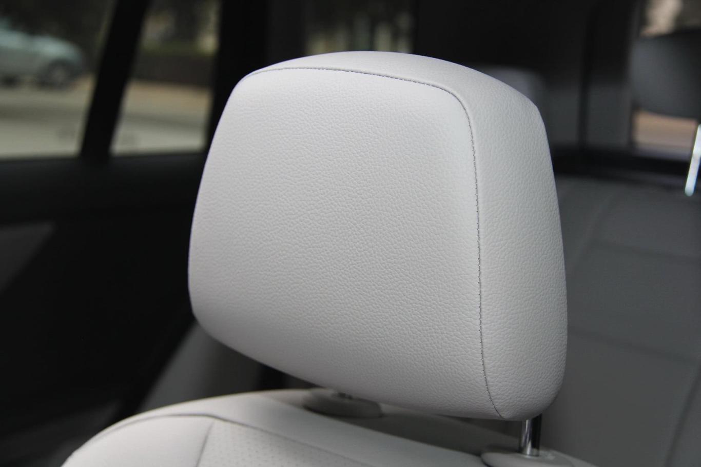 奔驰glk级glk 260  2.0t 自动 动感型驾驶员头枕