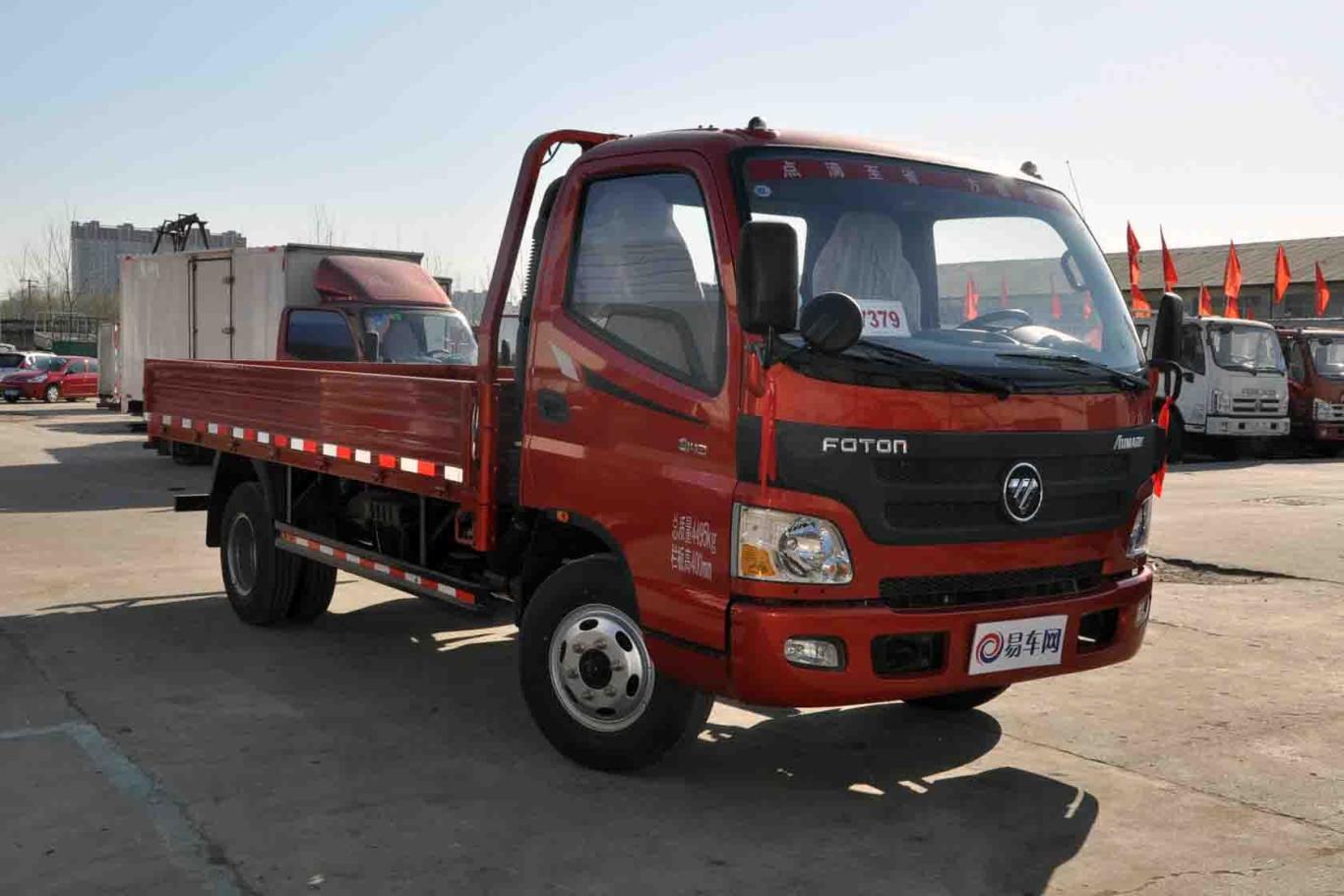 欧马可侧前45度车头向右水平